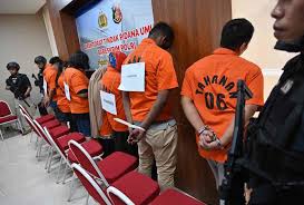 Indonesian police arrest 900 human trafficking suspects in crackdown Indonesian police arrest