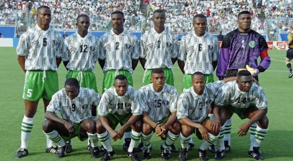 Buhari delivers house promise to Super Eagles 1994 squad