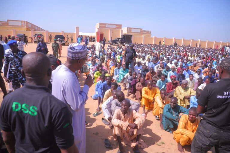 Zulum distributes N125m, food to 40,000 families in Konduga LGA