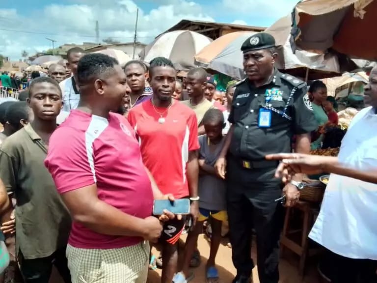 Illegal sit-at-home: Enugu CP embarks on confidence-building patrol, interface with traders