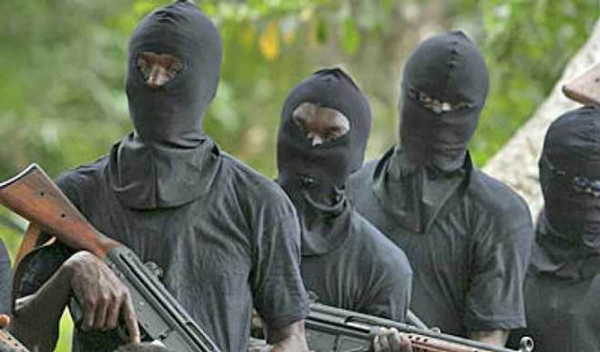 Gunmen attack Lagos bound 18-seater bus in Ondo, kidnap passengers