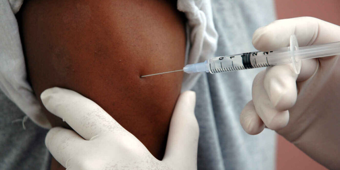 COVID-19: Virologist advises FG against Dec. 1 deadline for vaccination of civil servants