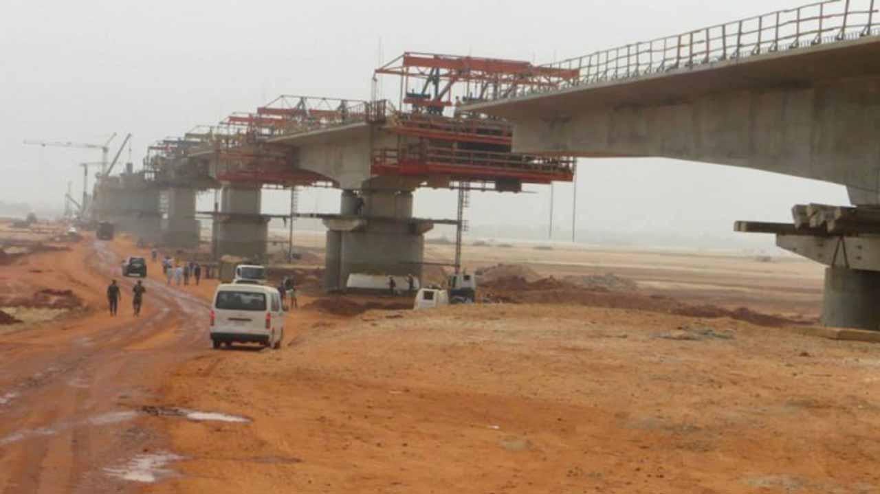 Fashola says 2nd Niger Bridge will be completed next year 