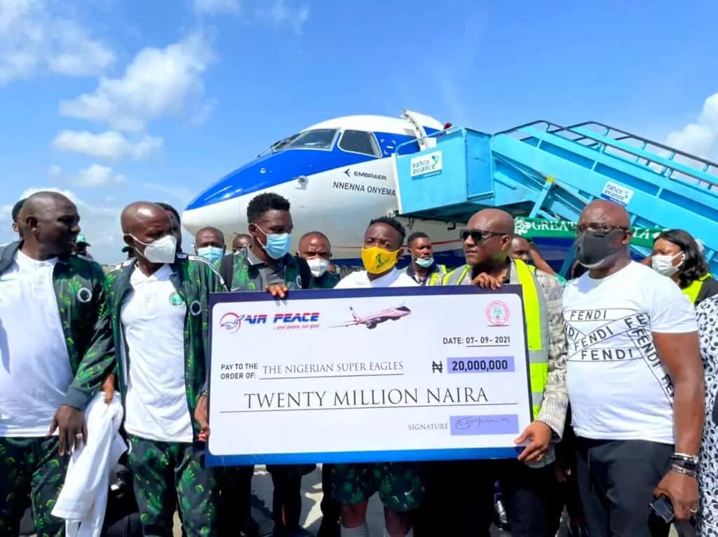 Air Peace boss fulfils promise to Eagles, harps on unity 