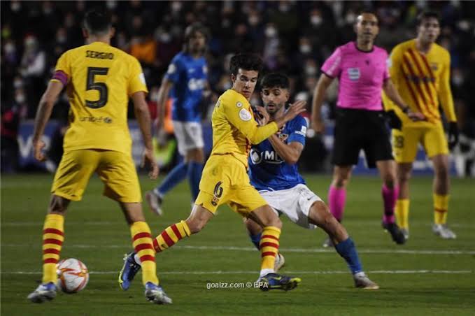 Copa del Rey-holders FC Barcelona survive scare to progress